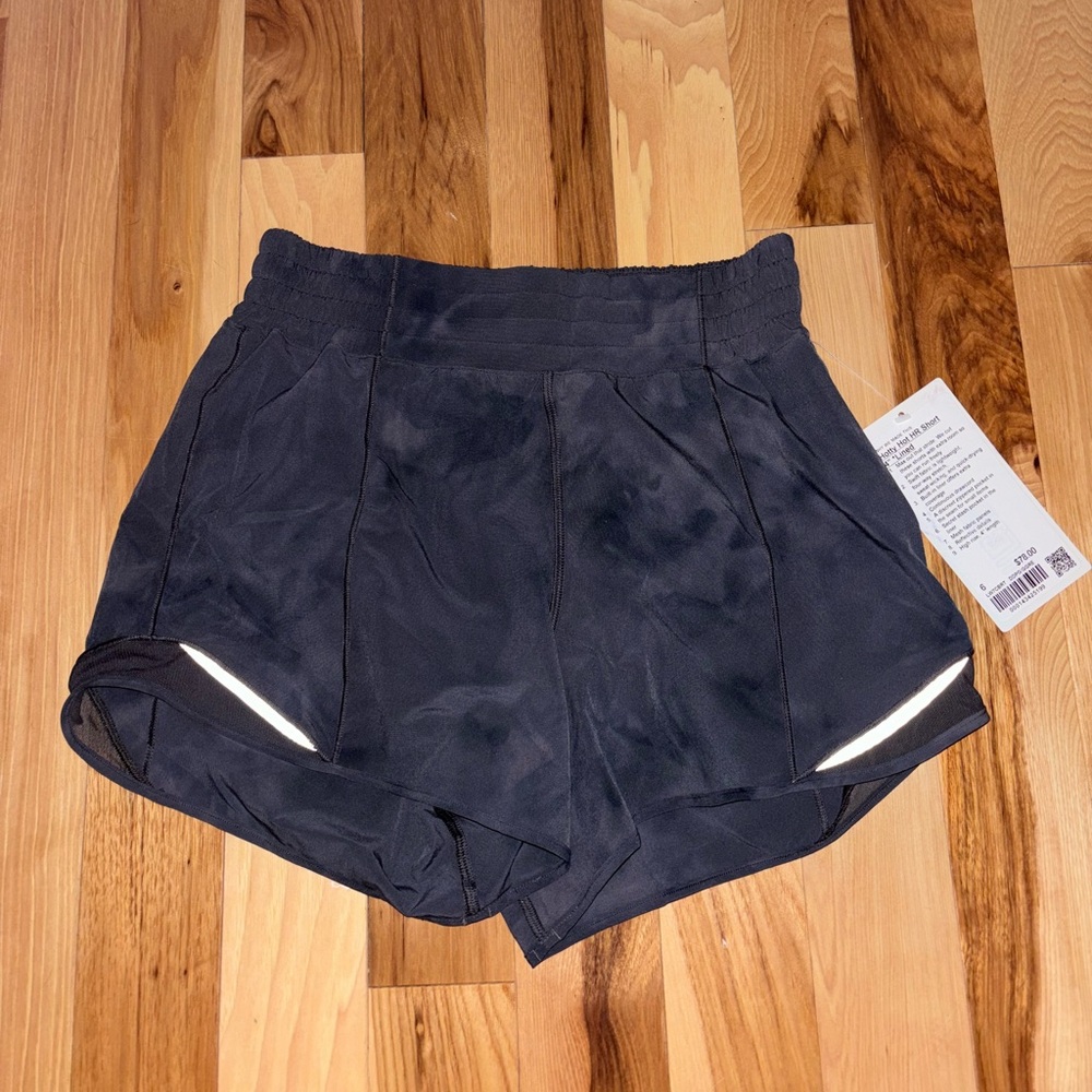 lululemon hotty hot 4 inch short